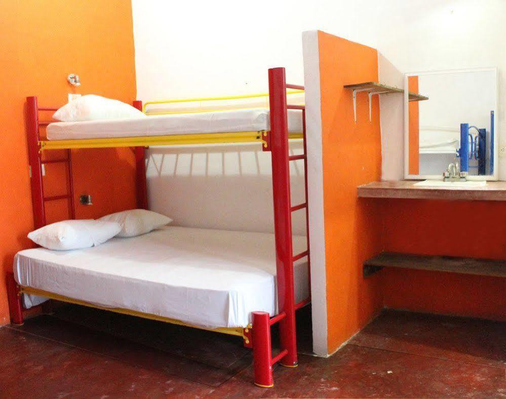 Hostal Vive La Vida プレヤデルカーメン エクステリア 写真